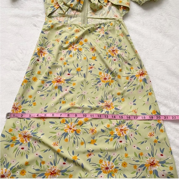 NWT Floral Cut Out Stomach Puffed Sleeve Midi Dress - Picture 4 of 14
